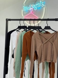 بلوز پشت بندی