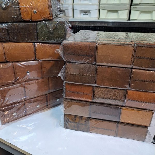 جاکارتی چرم طبیعی مناسب تبلیغات