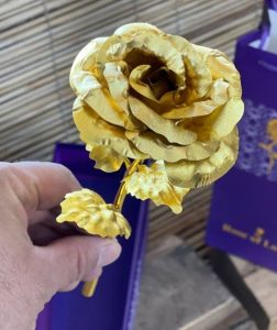 گل رز طلا