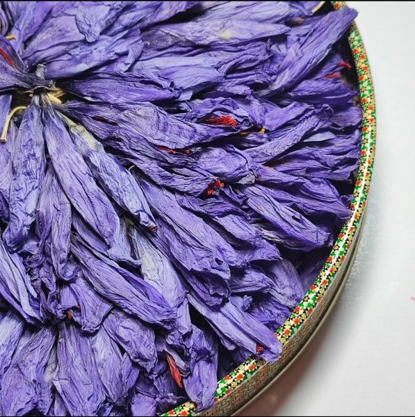 گل خشک شده زعفران گل خشک شده زعفران