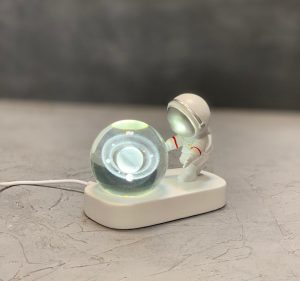 گوی آدم فضايی