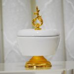 شکلات خوری پایه دار با دستگیره