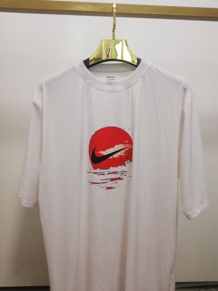 تیشرت سوزنی لیبل کره جنوبی تیشرت سوزنی لیبل کره جنوبی
