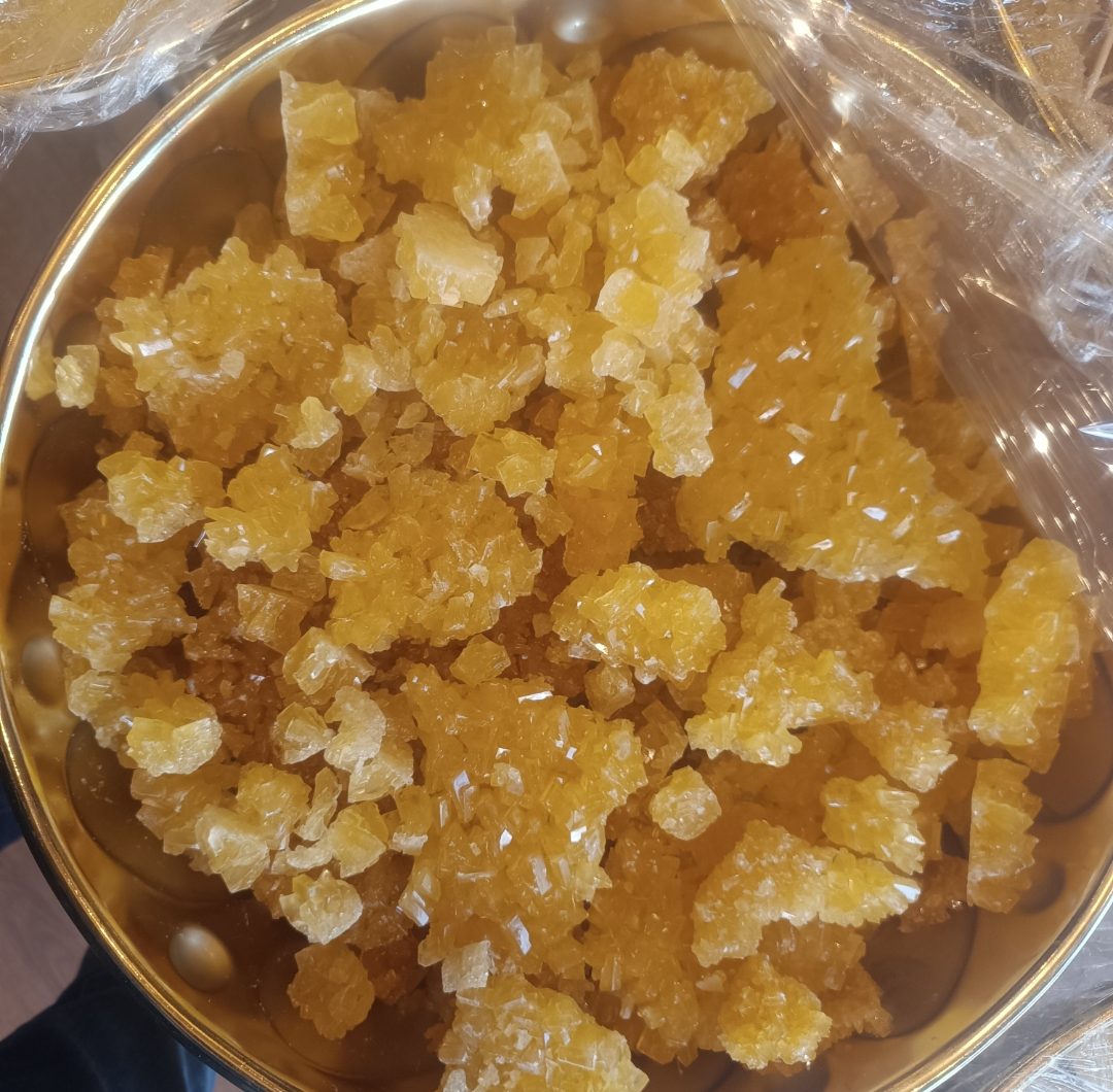 نبات پرده دو آتشه