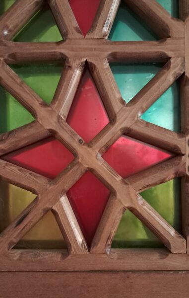 دیوار کوب پنجره گره چینی