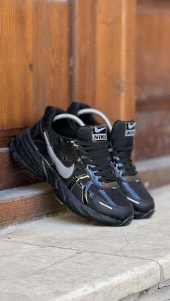 کتونی مردانه نایک V2K