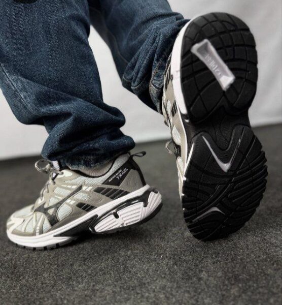 کتونی مردانه میزانو