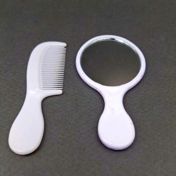 آینه و شانه کوچک کرومی