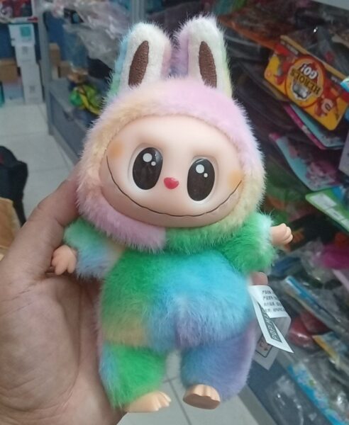 عروسک لبوبو