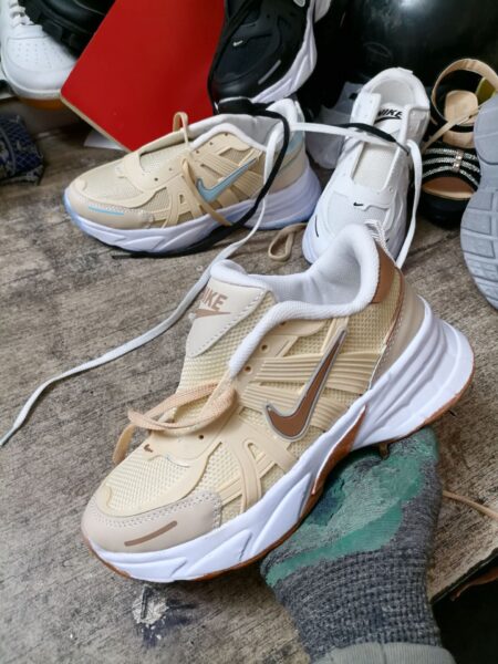 کتونی زنانه