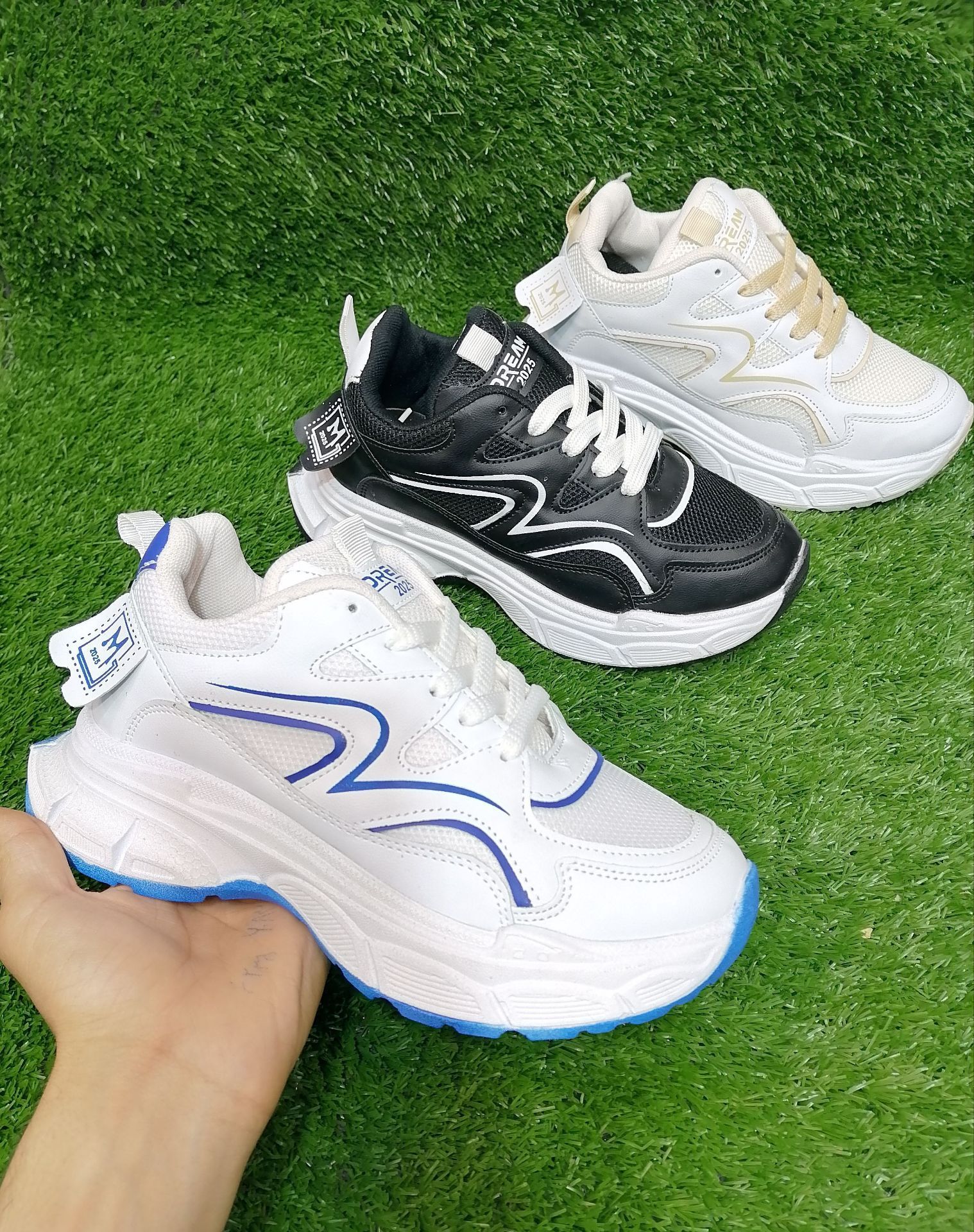 کتونی زنانه لژدار مدل موجی