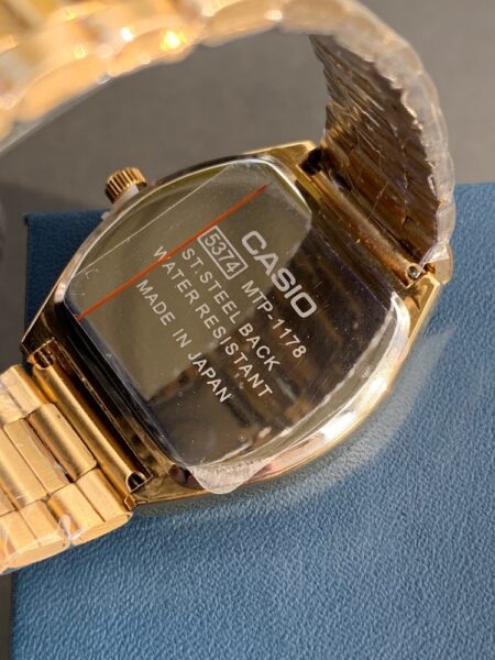 ساعت مردانه و زنانه