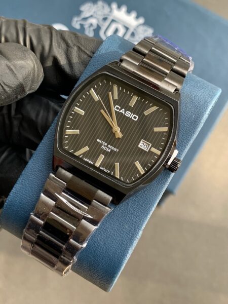 ساعت مردانه و زنانه