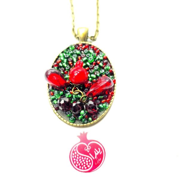 گردنبند رزین یلدایی