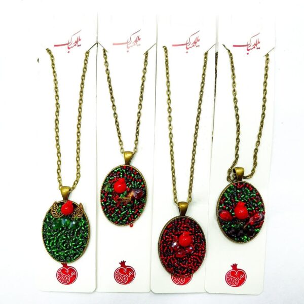 گردنبند رزین یلدایی