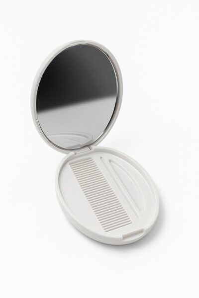 آینه و شانه بزرگ عکسی