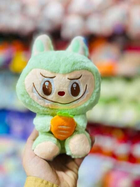 عروسک لبوبو میوه به دست