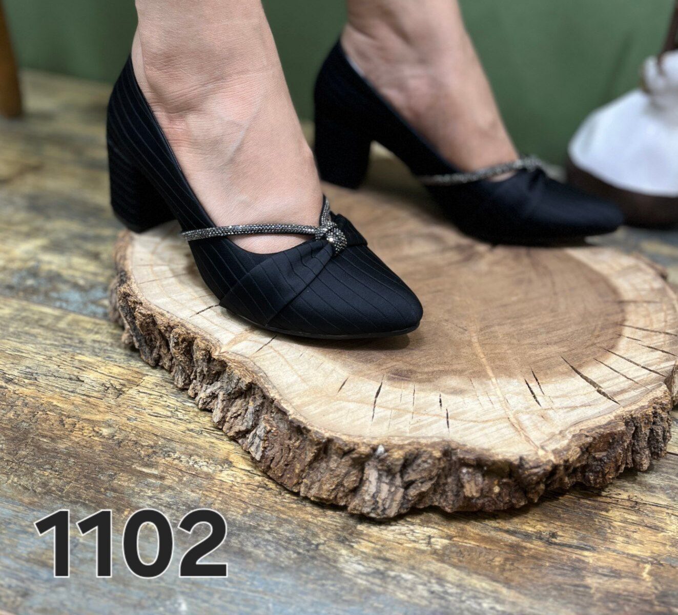 کفش پاشنه بلند زنانه کفش پاشنه بلند زنانه