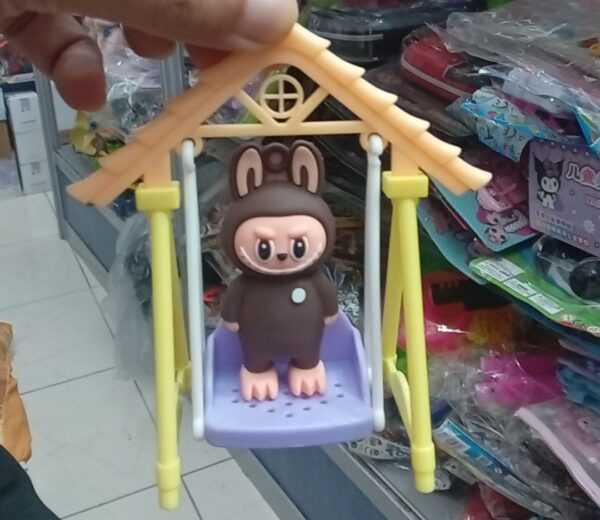 عروسک لبوبو