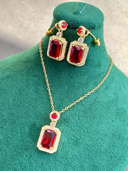 نیم ست گردنبند و گوشواره کوارتز