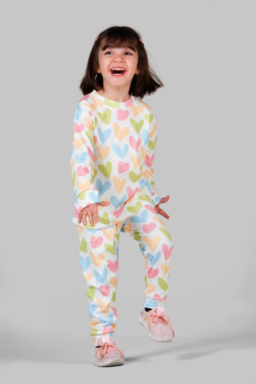 بلوز و شلوار دخترانه طرح قلب رنگی بلوز و شلوار دخترانه طرح قلب رنگی