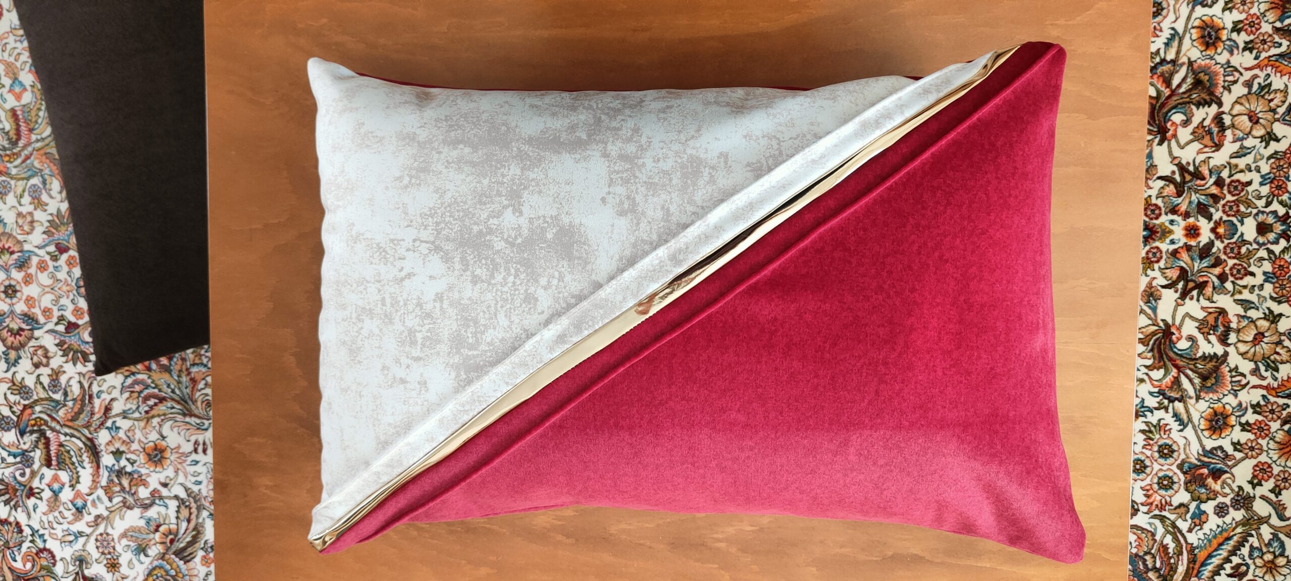 روبالشتی دو رنگ