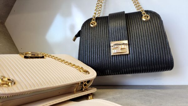 کیف پاسپورتی زنانه