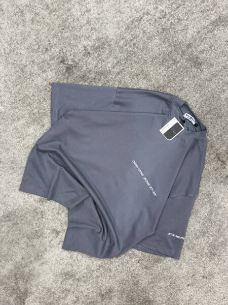 تیشرت گلدوزی مینیمال