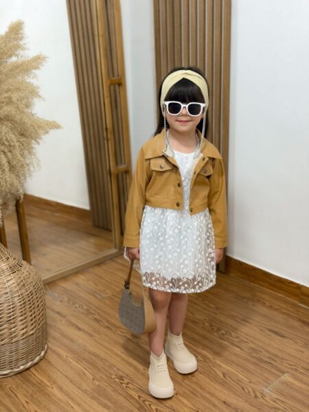 سارافون دانتل و کت چرم