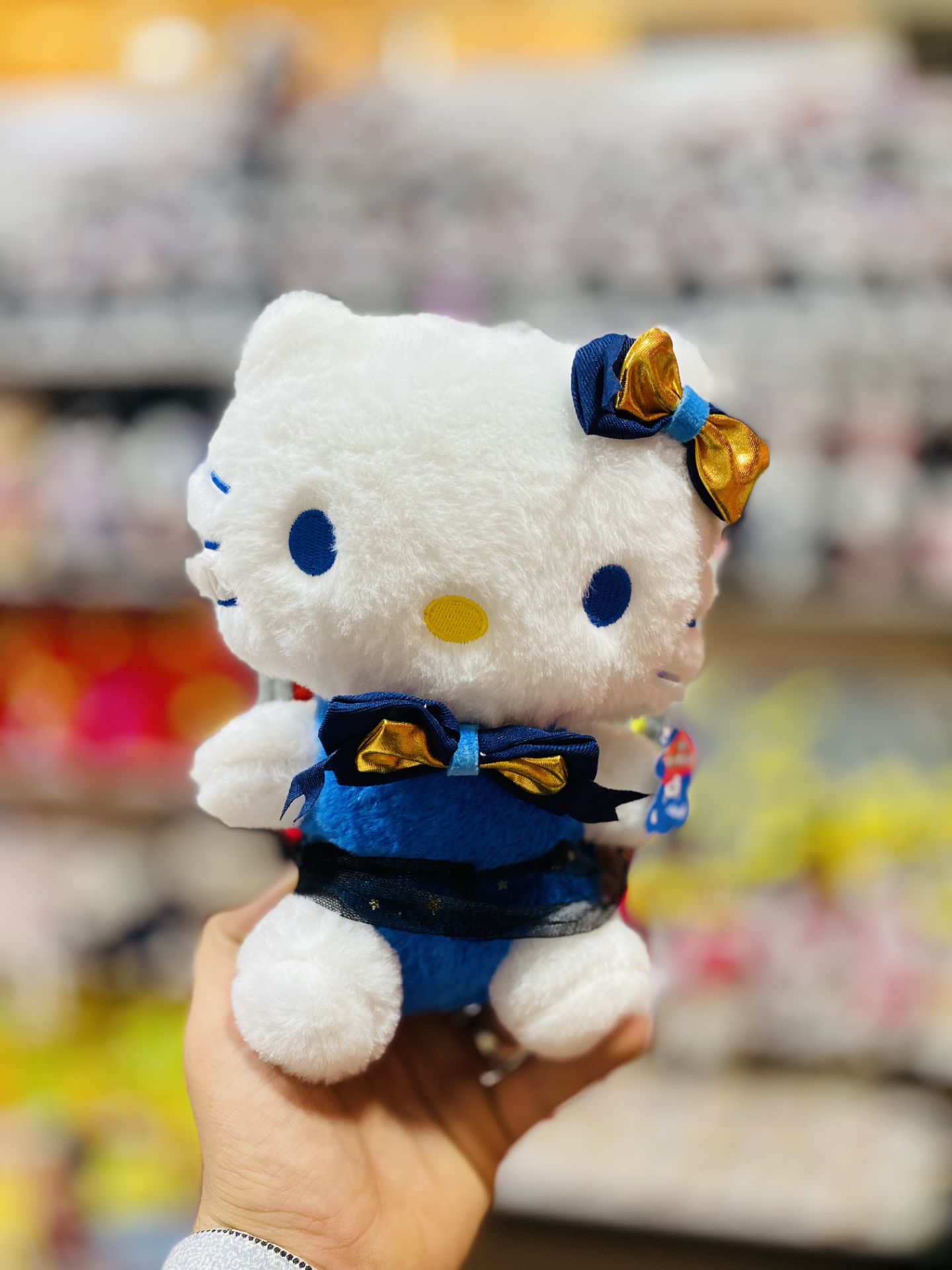 عروسک کیتی آبی