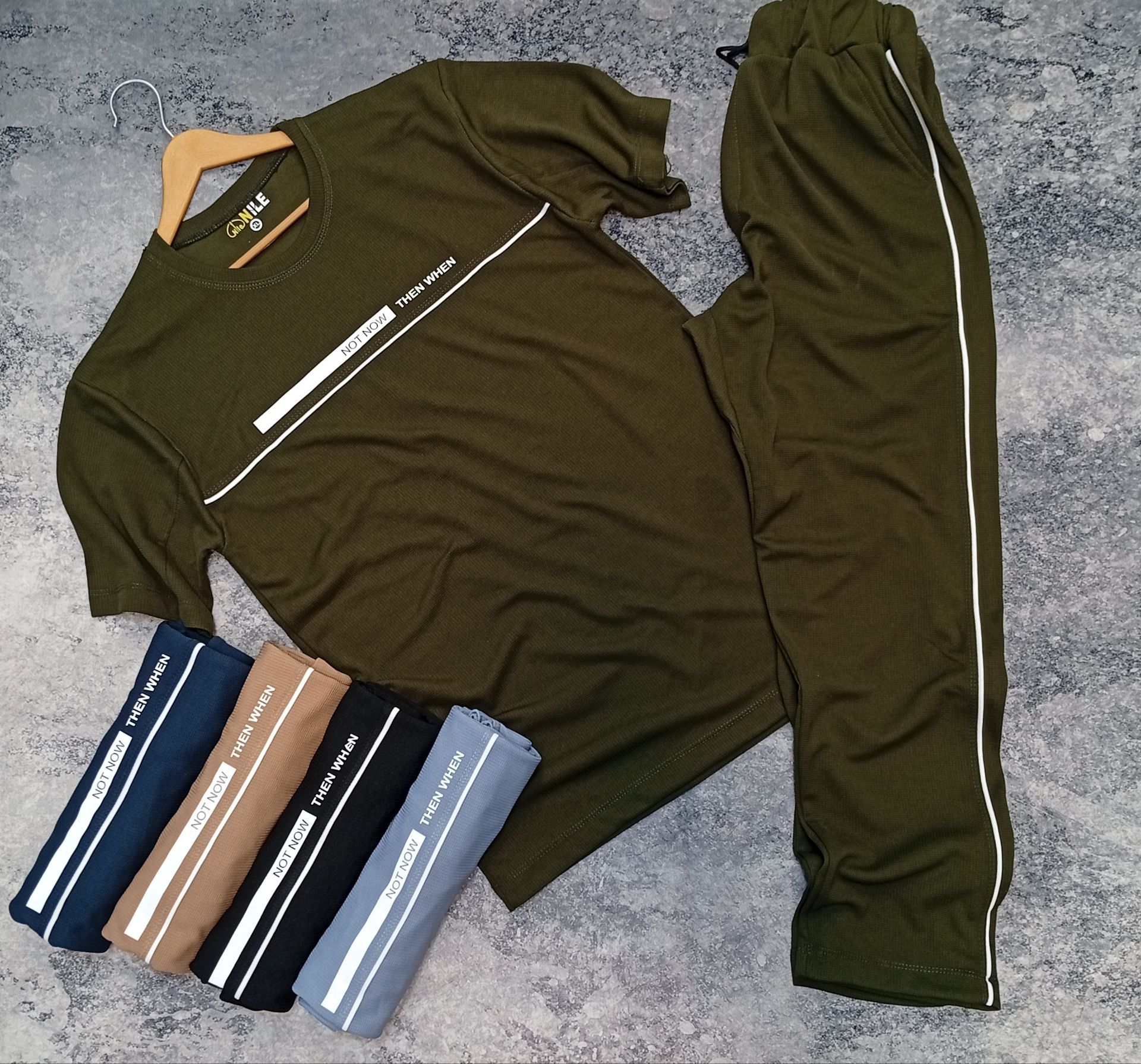 تیشرت و شلوار راحتی