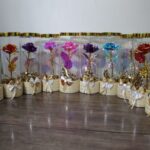 گل داخل باکس شیشه ای