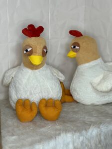 عروسک مرغ احمق