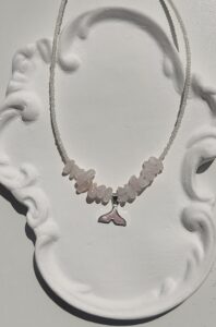 گردنبند دم وال